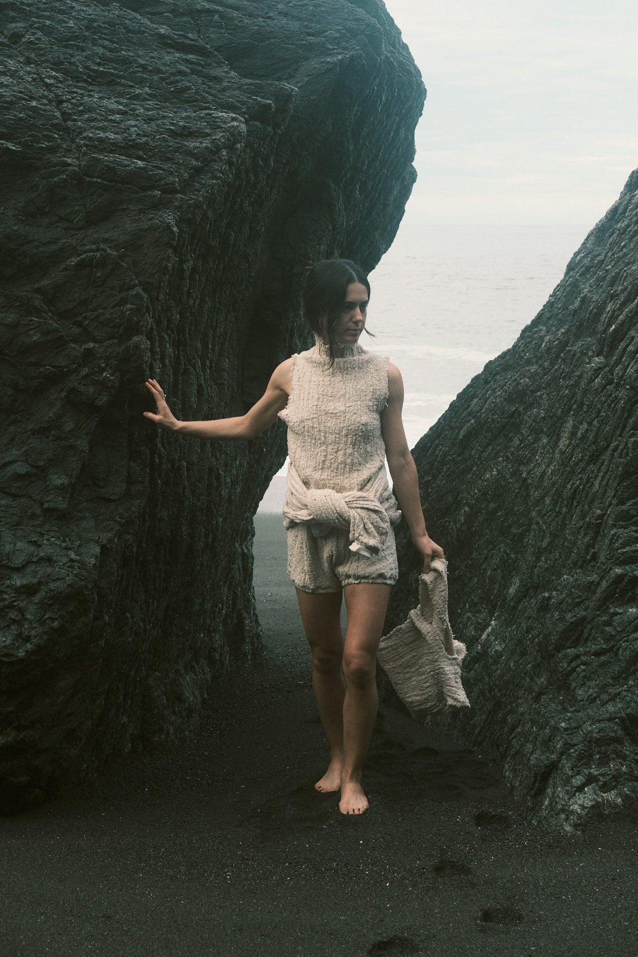 Otu Sleeveless Funnelneck in Handwoven Organic Cotton